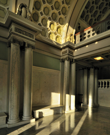 Photo of Lincoln Hall Entrance.